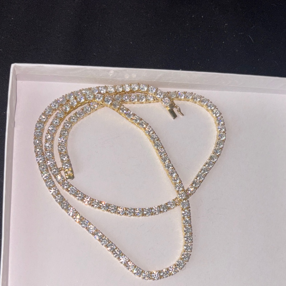 Elegant Gold and Silver Men’s Necklace